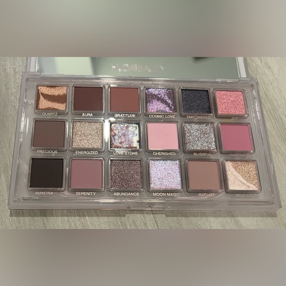 HUDA BEAUTY Rose Quartz Eyeshadow Palette - Picture 2 of 3
